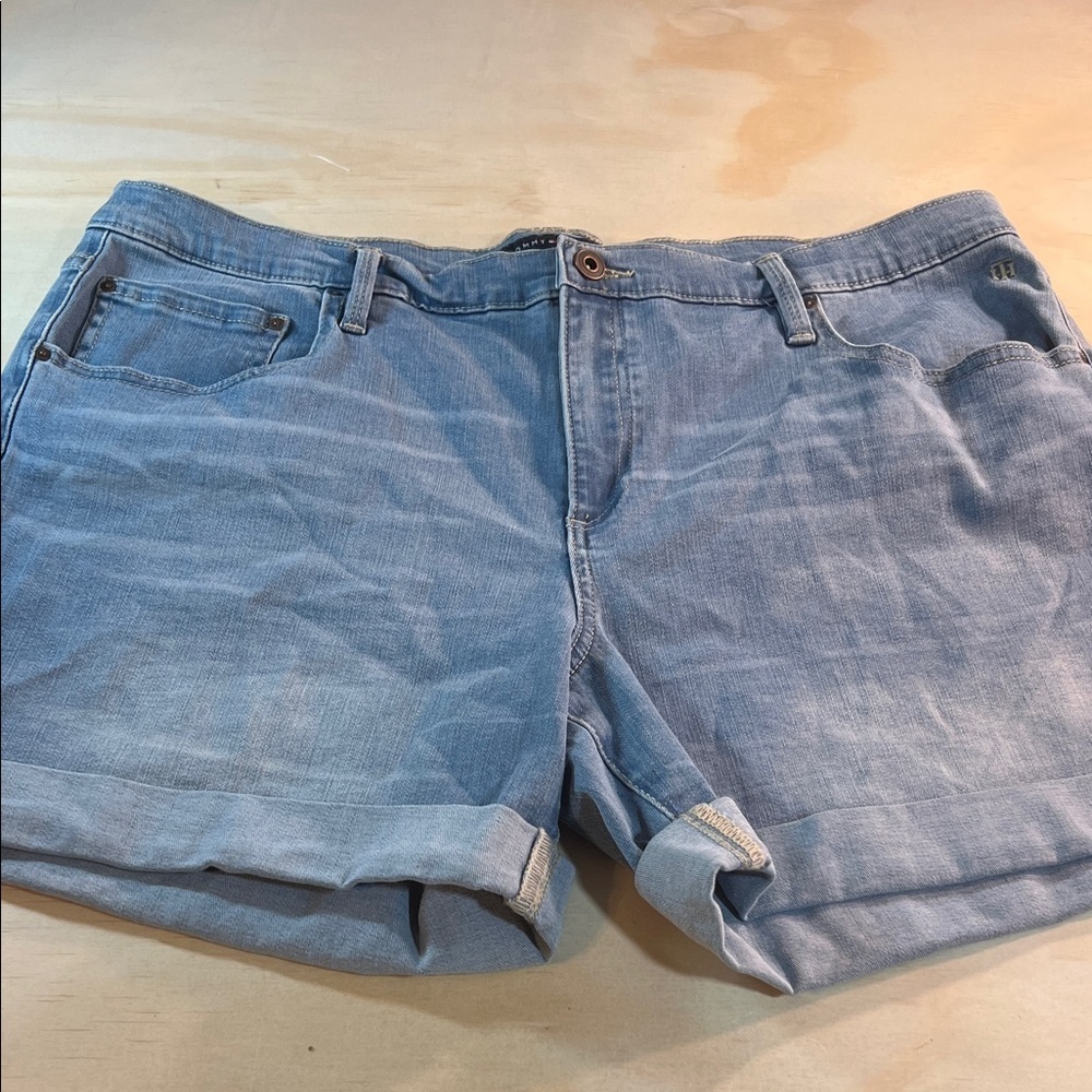 Tommy Hilfiger Light Blue Washed Out Jean Shorts Sz 18